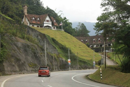 Approach to the Lakehouse from the Highway