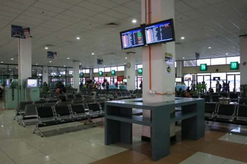 Internet Station at the Low Cost Carrier Terminal