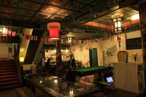 Impressive Interiors of Beijing Lama Temple International Youth Hostel 北京雍和国际青年旅社