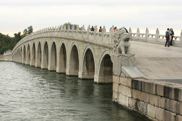 A Look at the Seventeen Arch Bridge 十七孔桥 in the Summer Palace