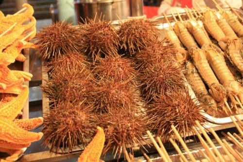 Sea Urchin at Donghuamen Night Market 东华门夜市