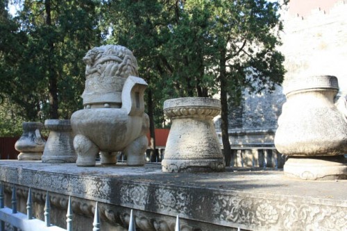 Stone Sacrificial Vessels at the Ding Tomb 定陵