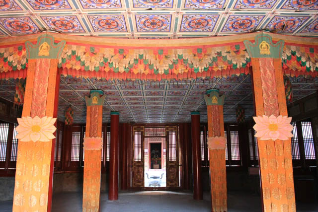 Impressive Interiors of the Xumifushou Temple Main Building