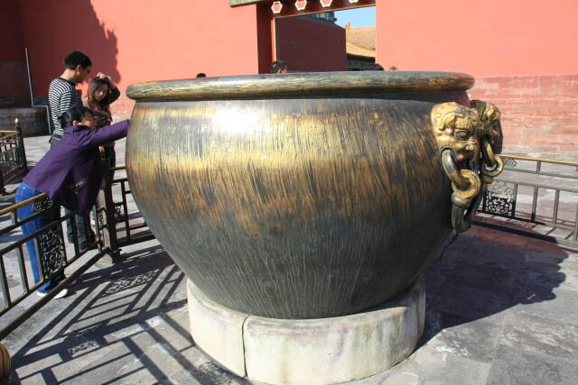 Copper and Iron Vats Outside the Hall of Supreme Harmony 太和殿