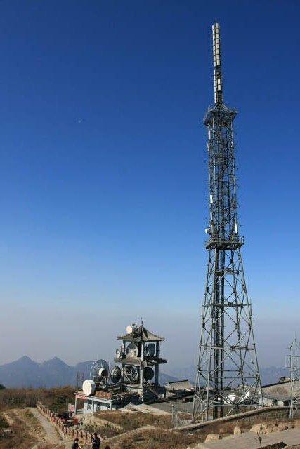 Weather Station and Tower at Mount Tai 泰山
