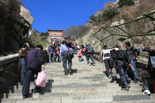 A Look Back up the Stairs to the Top of Mount Tai 泰山