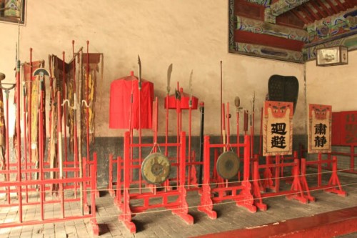 Some Tools and Weapons on Display at the Great Hall 大堂 in the Confucius Mansion 孔府