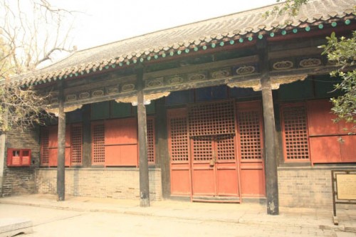 One of the Halls in the Rear Five Rooms 后五间