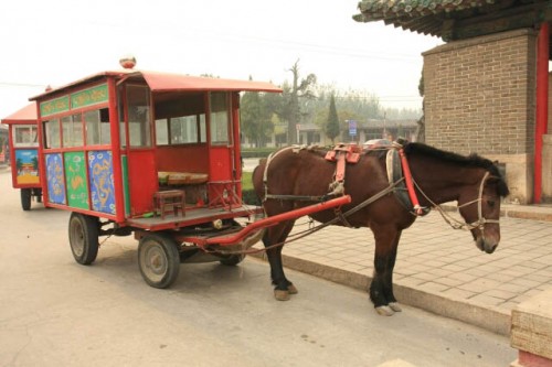 Horse Carriage Along the Way to the Confucius Forest 孔林