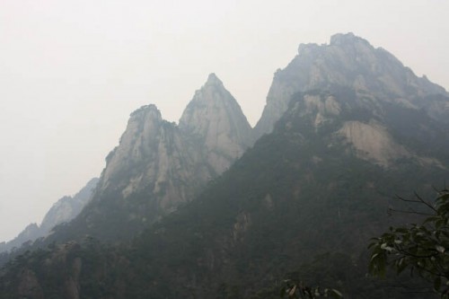 Misty Mountains of Huangshan 黄山