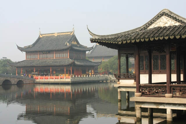 A Peek at the Quanfu Temple in Zhou Zhuang 周庄