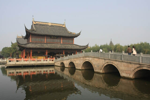 Temple and Bridge in Zhou Zhuang 周庄