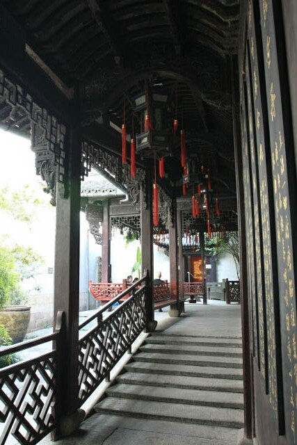Hallway To the Hu Qing Yu Tang 胡庆余堂