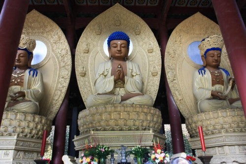 The Sakyamuni Trinity at the Huayan Hall 华严殿