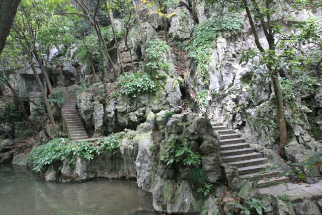 Path at the Foot of Feilai Feng 飞来峰