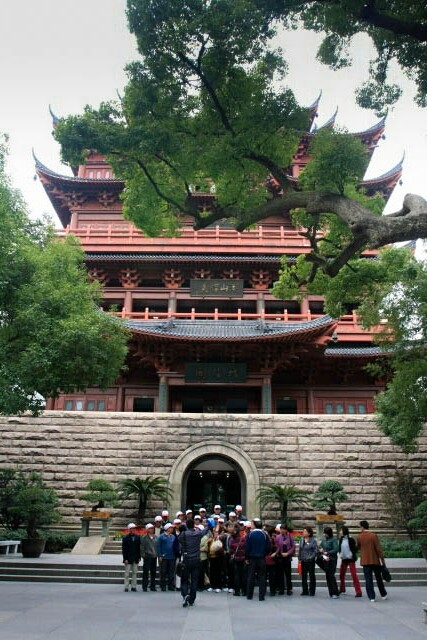 Temple Building on top of Wushan 吴山