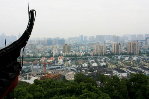 View of the City of Hangzhou from the Chenghuang Temple 城隍庙