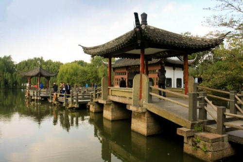Walkway Across the Ponds of Xiao Ying Zhou 小瀛洲