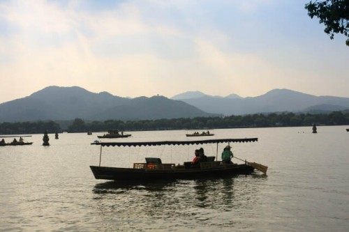 Boating On the West Lake 西湖