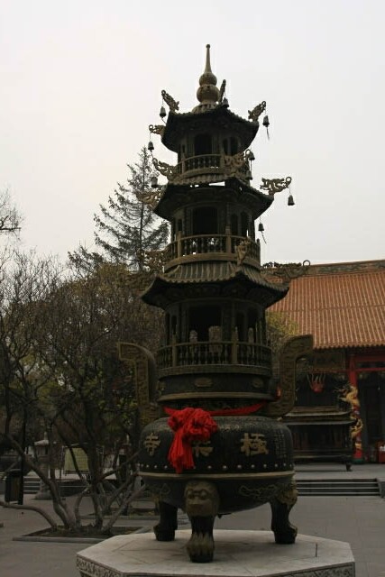 Small Pagoda or Urn at the Jile Temple 极乐寺