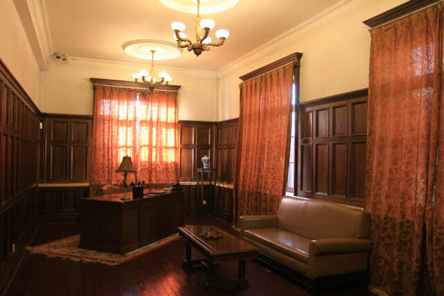 An Office at the Puppet Emperor's Palace 伪满洲皇宫