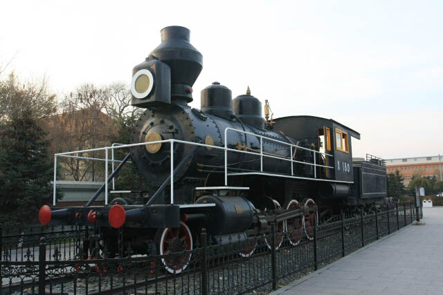 Massive Locomotive at the Puppet Emperor's Palace 伪满洲皇宫