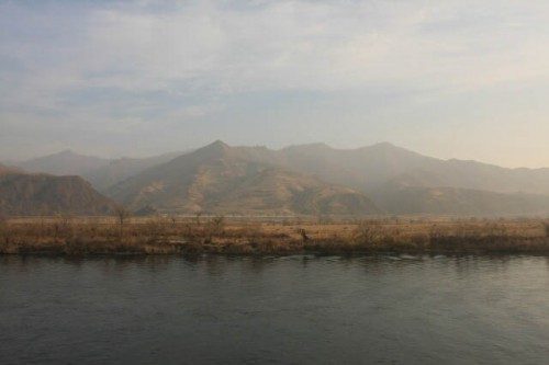 Mountains of North Korea 朝鲜 from Ji'an City 集安 in China