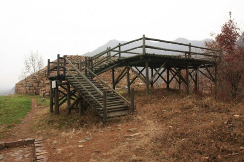 Viewing Deck for the Tomb at the Wandu Mountain City 丸都山城