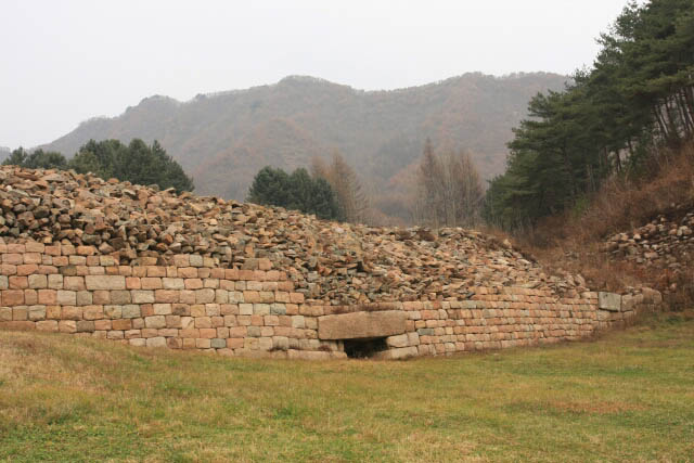 City Walls of Wandu Mountain City 丸都山城