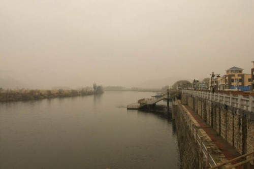 A View of the Yalu River 鸭绿江