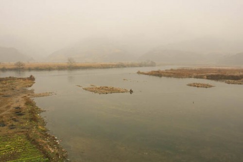 Misty Mountains in the Background Along the Yalu River 鸭绿江