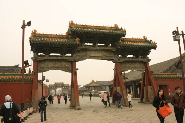 A Gate Towards the Imperial Palace in Shenyang 沈阳故宫