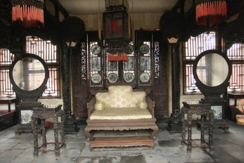 Throne at the Center of the Yihe Hall 颐和殿