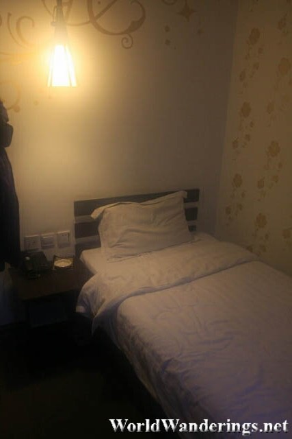 Bedroom at a Budget Hotel in Shenyang 沈阳