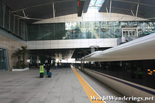 Arrival at Tianjin South Railway Station 天津南站