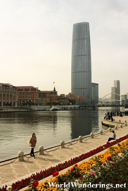 Promenade Along the Hai River 海河 in Tianjin 天津