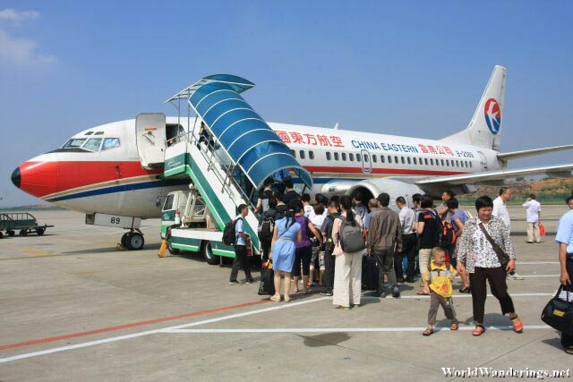 Boarding China Eastern Airlines 中国东方航空公司