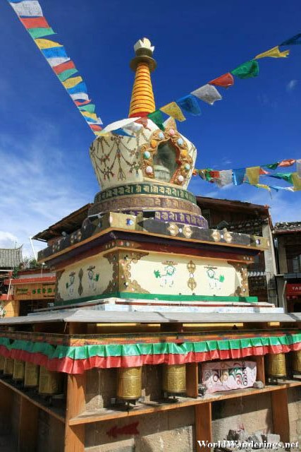 Tibetan Chorten in the Middle of Dukezong Ancient Town 独克宗古城