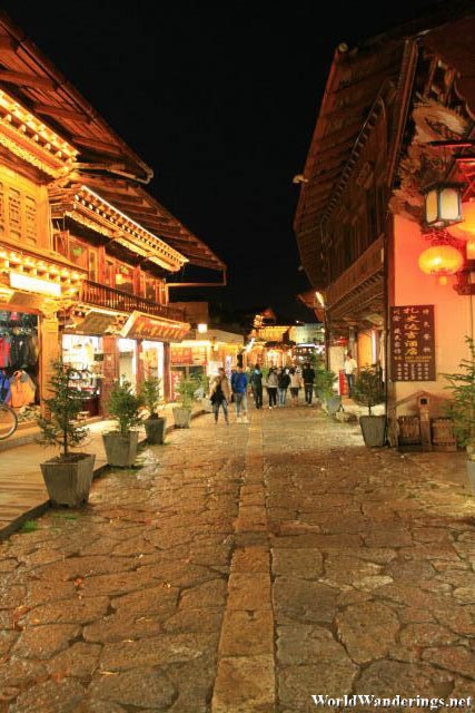 Dukezong Ancient Town 独克宗古城 at Night