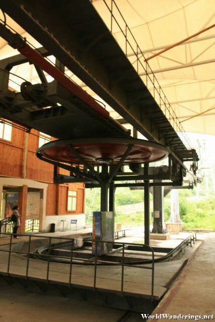 Massive Wheels of the Cableway at Shika Snow Mountain 石卡雪山