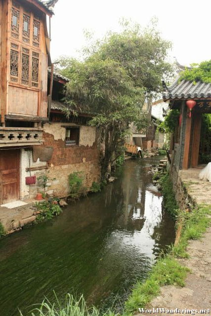 Lovely Streams Flowing Through the Lijiang Ancient Town 丽江古城