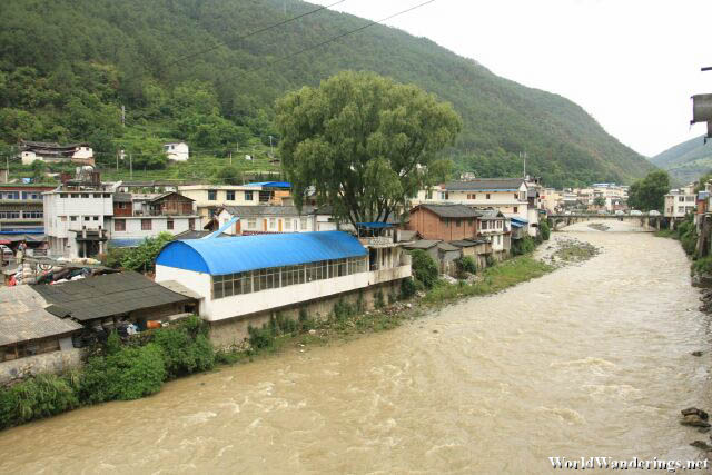 A Look at the Town of Tiger Leaping Gorge 虎跳峡镇 or Qiaotou 桥头