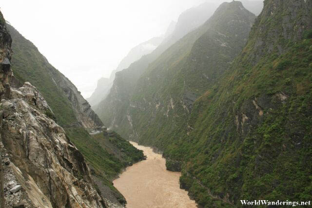 Spectacular Scenery at the Upper Tiger Leaping Gorge 上虎跳峡
