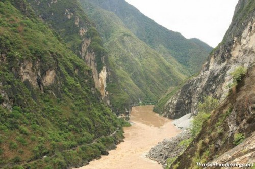 Rugged Scenery at the Tiger Leaping Gorge 虎跳峡