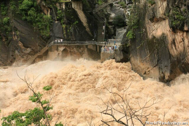 Incredibly Turbulent River at the Tiger Leaping Gorge 虎跳峡