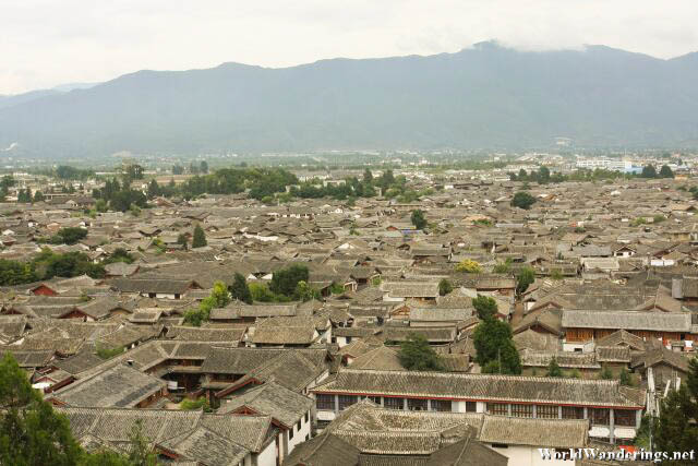 Overhead View of Lijiang Ancient Town 丽江古城 from Wangu Pavilion 万古楼