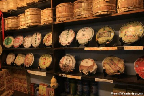 Disks of Tea at Yi Chang Hao 益昌号