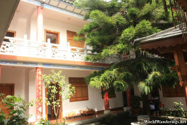 Inside the Yuyuan Hotel 玉源客栈
