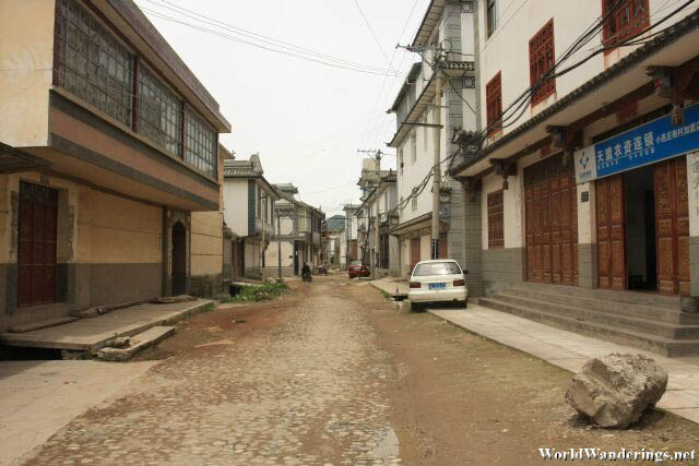 Empty Town Along Erhai Lake 洱海