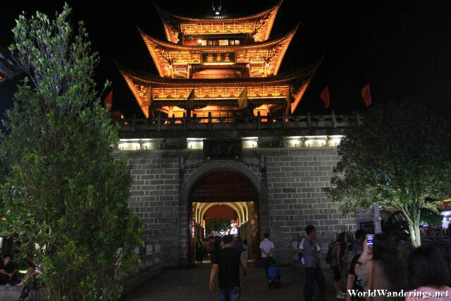 Wuhua Pavilion 五华楼 at Night